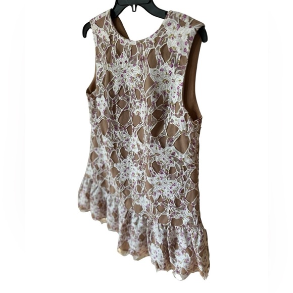Elliatt Floral Lace Sleeveless heartbeat mini Dress size M - Picture 8 of 15